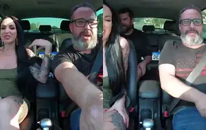 Garota sedutora escolhe tarado para transar no carro em vídeo amador