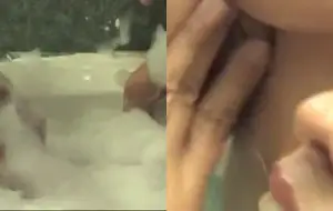 Sexo sexo no banho com tesão molhado e pegada forte