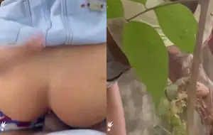 Uma novinha trepando dando show na natureza com safadeza total