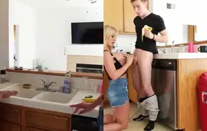 Novinha gostosa porn provoca enteado com corpo escultural e acaba levando rola grossa