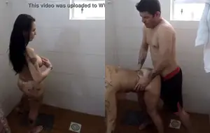 Mulher mostrando o cuzao enquanto dá pro patrão do hotel quase foi pega pela patroa